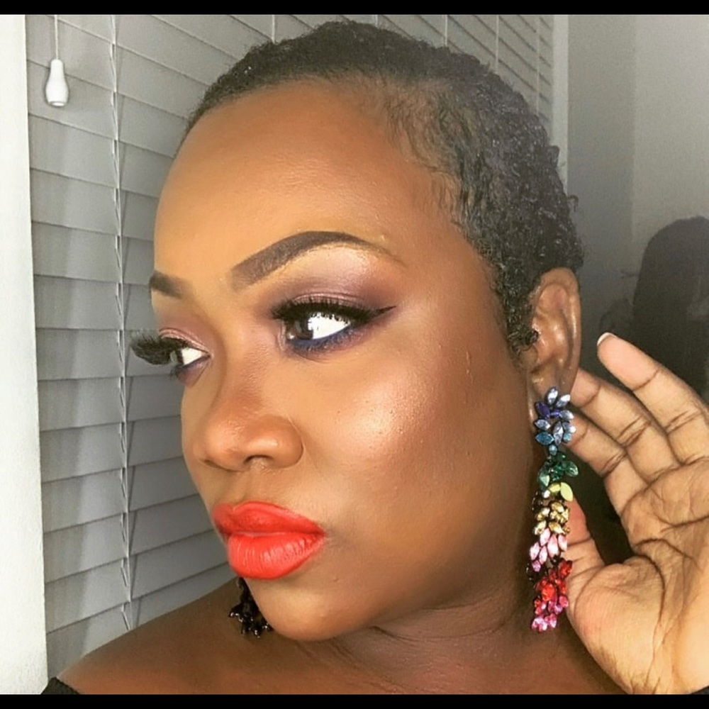 Meet your Posher, Georgina - Picture 2 of 7